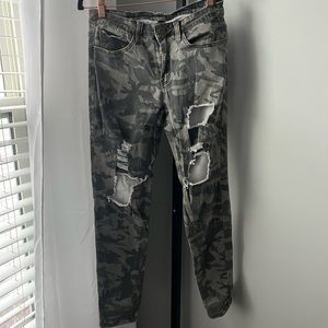 Camo skinny jeans